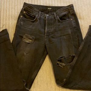 GRLFRND Karolina butt-slit Jean.